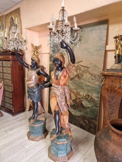 Paire De Lampadaires Maures En Bois Polychrome Italien