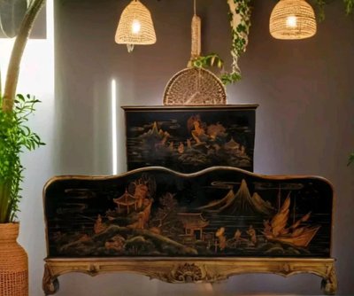 Lit Chinois Ancien En Bois Sculpté