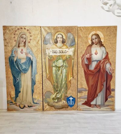 Trittico di dipinti religiosi ad olio su fondo dorato €4.995