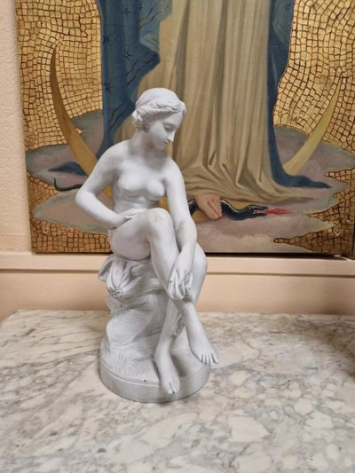 Scultura antica di Diana che fa il bagno dopo Falconet