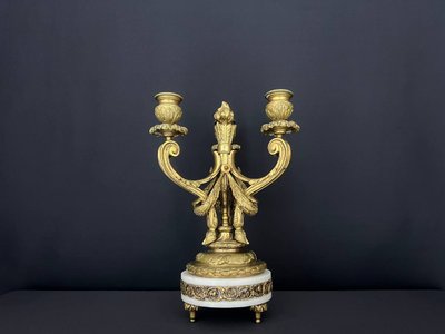 Candelabro in bronzo dorato, periodo Napoleone III, stile Luigi XVI.