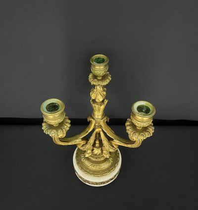 Candelabro in bronzo dorato, periodo Napoleone III, stile Luigi XVI.