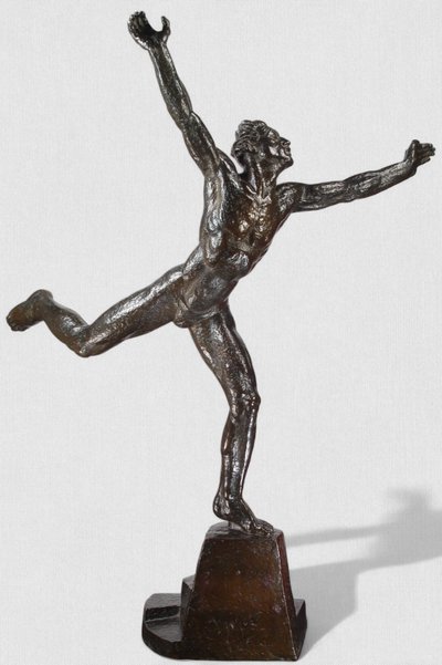 Scultura in bronzo dell'atleta Sokol di Jan Vítězslav Dušek