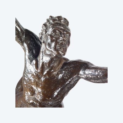 Scultura in bronzo dell'atleta Sokol di Jan Vítězslav Dušek