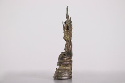 Buddha ornato di bronzo Jambupati.