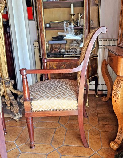 Directoire-Sessel, Mahagoni, umgedrehte Rückenlehne, um 1800