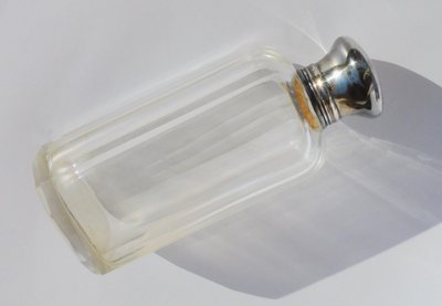 Nécessaire De Toilette Flacon Parfum et un à Poudre en Cristal Et Argent XIXe