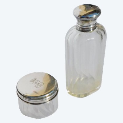 Nécessaire De Toilette Flacon Parfum et un à Poudre en Cristal Et Argent XIXe