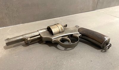 1873 regulation revolver manufactured by Maître d'Armes Saint-Etienne