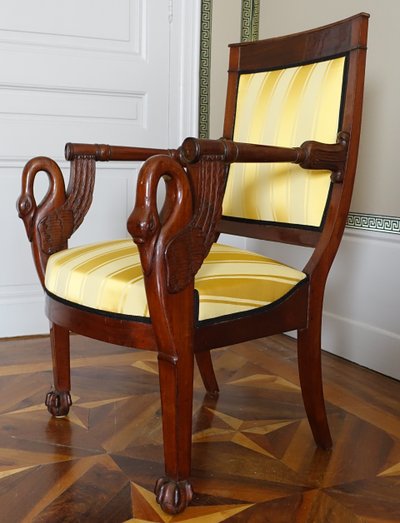 Pair of Empire mahogany armchairs, swan model - attributed to Bellangé