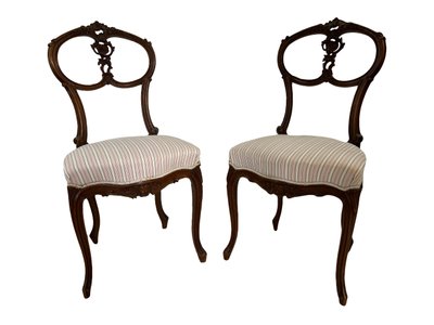 Pair of Louis XV style chairs in carved walnut – 19th century