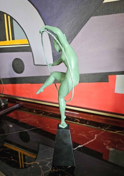 Derenne Art Deco Skulptur Hoop Dancer