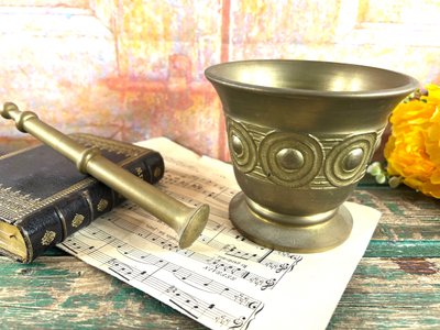 Bronze mortar with pestle – 19th century – Sculpted decoration