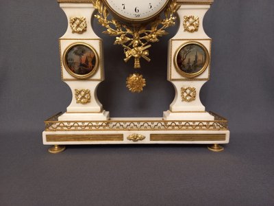 Uhr aus der Zeit Louis XVI aus dem 18. Jahrhundert