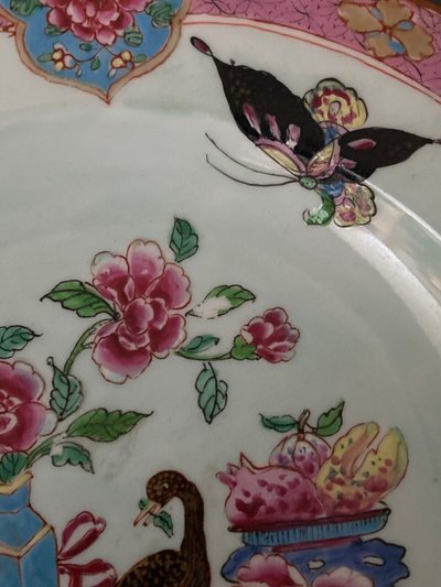 19th century Chinese plate with butterfly decoration