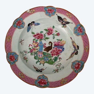 19th century Chinese plate with butterfly decoration