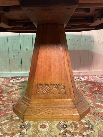 Dining table Art Deco era in solid oak