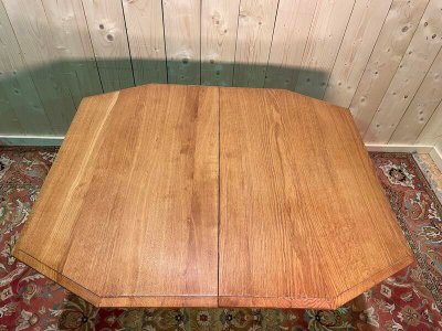 Dining table Art Deco era in solid oak