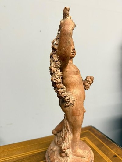 Sculpture ancienne d'un chérubin en fête en terre cuite, fin du XVIIIe siècle, France, h35 cm