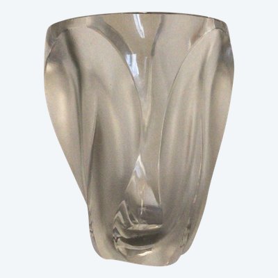 Grand vase en cristal Lalique modèle "Ingrid"