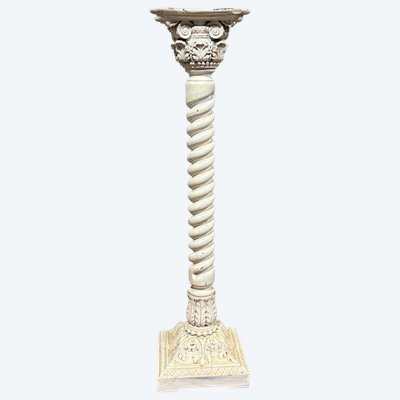 Colonne en bois sculpté du XIXe siècle