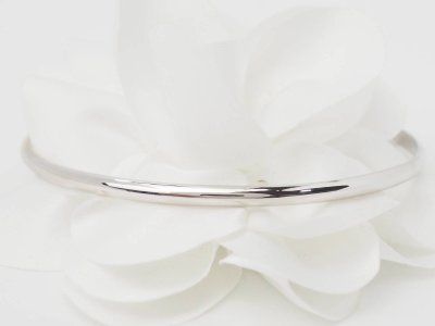 Bracciale bangle mezzo in oro bianco