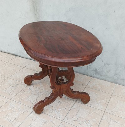 Napoleon III walnut gueridon table