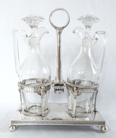 Oil and vinegar cruet with sphinxes in solid silver, hallmark 1st Coq, Consulat Empire period