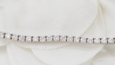 Bracelet rivière en or blanc et diamants 2,50cts