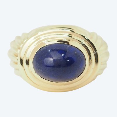 Geriffelter Ring aus Gelbgold und Lapislazuli-Cabochon 