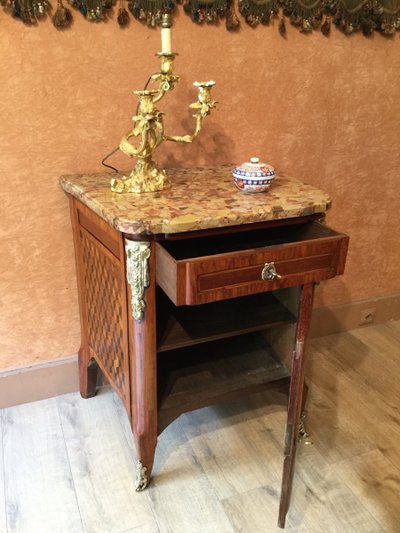 Credenza intarsiata in stile Napoleone III