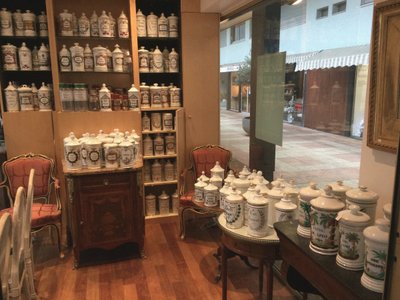 Grands Choix De Pots A Pharmacie Anciens