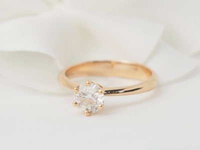 Solitaire ring in rose gold and certified 0.74ct diamond