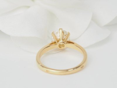 Yellow gold and 1.59ct diamond solitaire ring