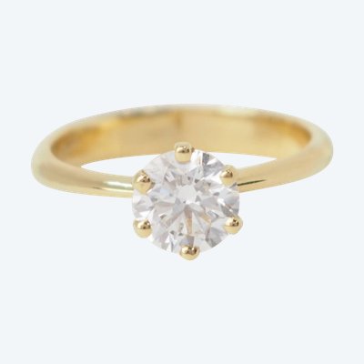 Solitaire ring in yellow gold and synthetic diamond