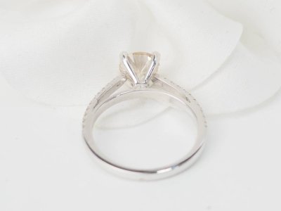 Anello solitario in oro bianco e diamante da 1,20 ct