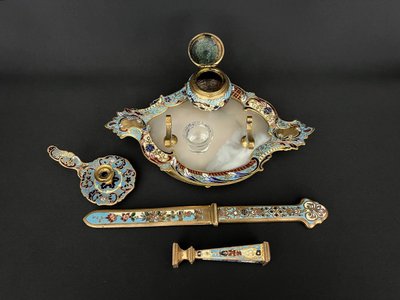 Schreibset aus Cloisonné-Emaille und vergoldeter Bronze – 19. Jahrhundert