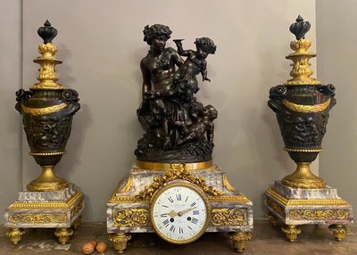 Very important clock and its two pots, Clodion