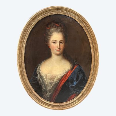 French School - Oval Portrait of a Woman from the 18th Century H 90 Cm