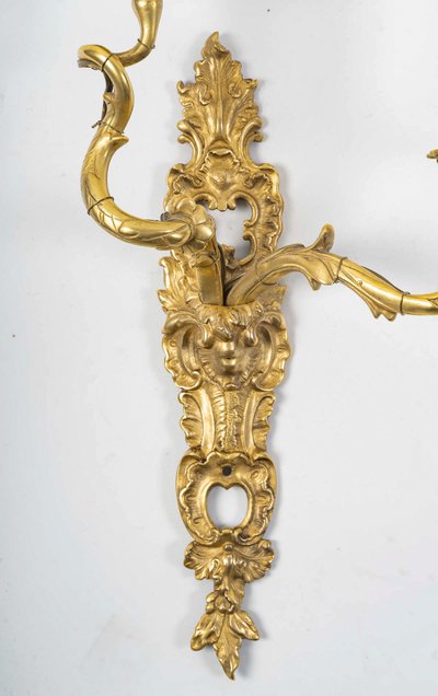 Paire d'Appliques en Bronze Doré d’époque Louis XV au C Couronné vers 1745-1749