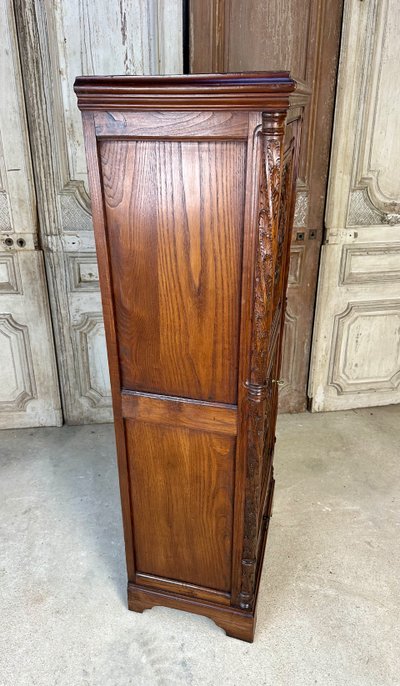 Armoire de style Gothique 1900