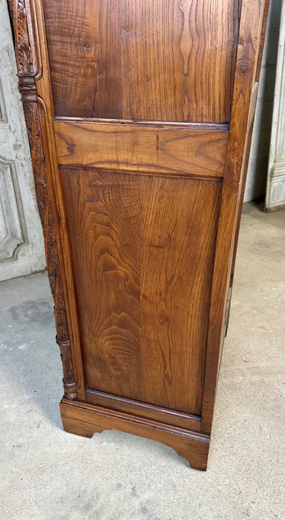 Armoire de style Gothique 1900