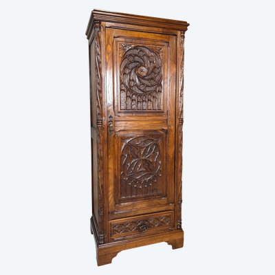 Armoire de style Gothique 1900