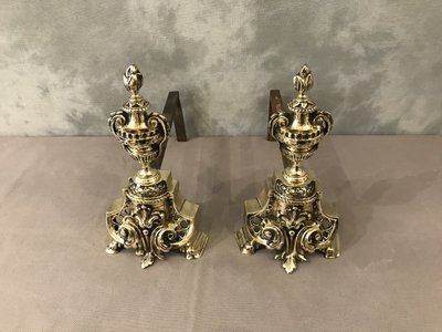 Paar antike Bronze-Kaminböcke aus dem 19. Jahrhundert im Louis XV / Louis XVI-Stil 