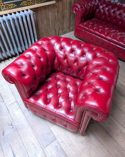 Rotes Chesterfield-Wohnzimmer