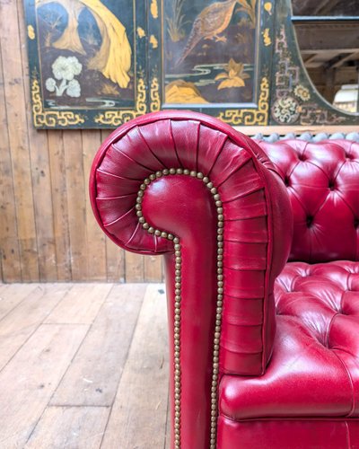 Rotes Chesterfield-Wohnzimmer