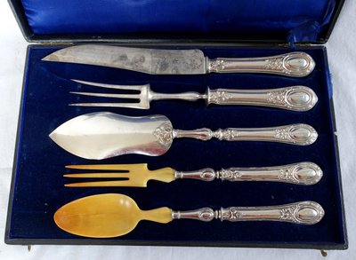 Set of Napoleon III serving cutlery in solid silver and ivory, Minerva hallmark