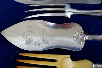 Set of Napoleon III serving cutlery in solid silver and ivory, Minerva hallmark