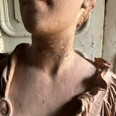 Busto in terracotta di una donna in costume di Jean-Baptiste Clésinger