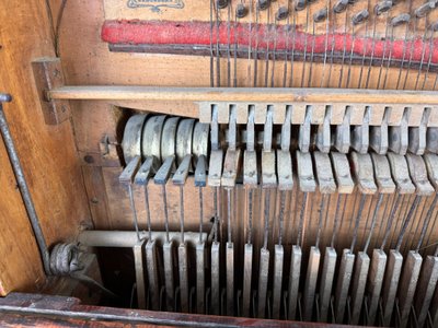 Raro pianoforte a orchestrazione meccanica di Pedro Pombia circa 1890